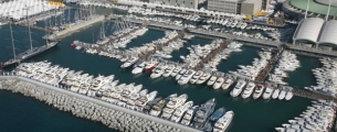 Yachts & Yachting na Genoa Boat Show.