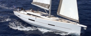 Dufour 560 Grand Large Jachtem Roku 2015 według Cruising World.